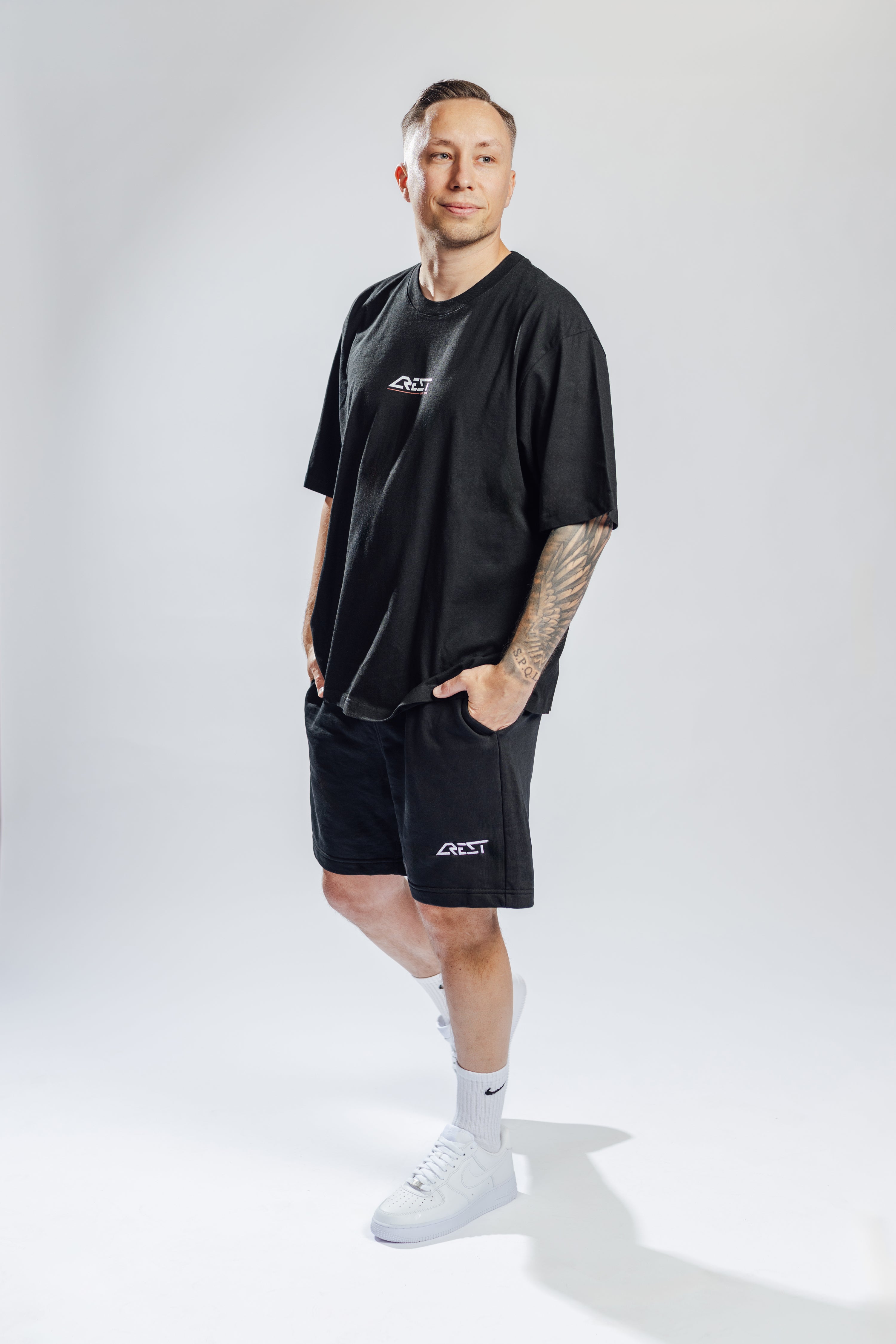 CREST // MOTION SHORTS - EMB - BLACK