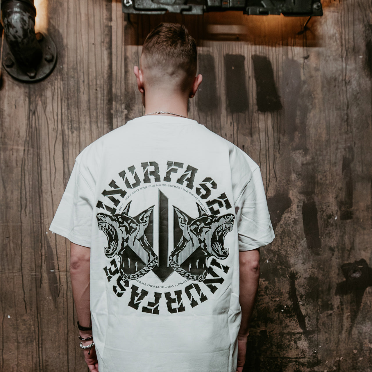 INURFASE - Bulldog Shirt (weiss)