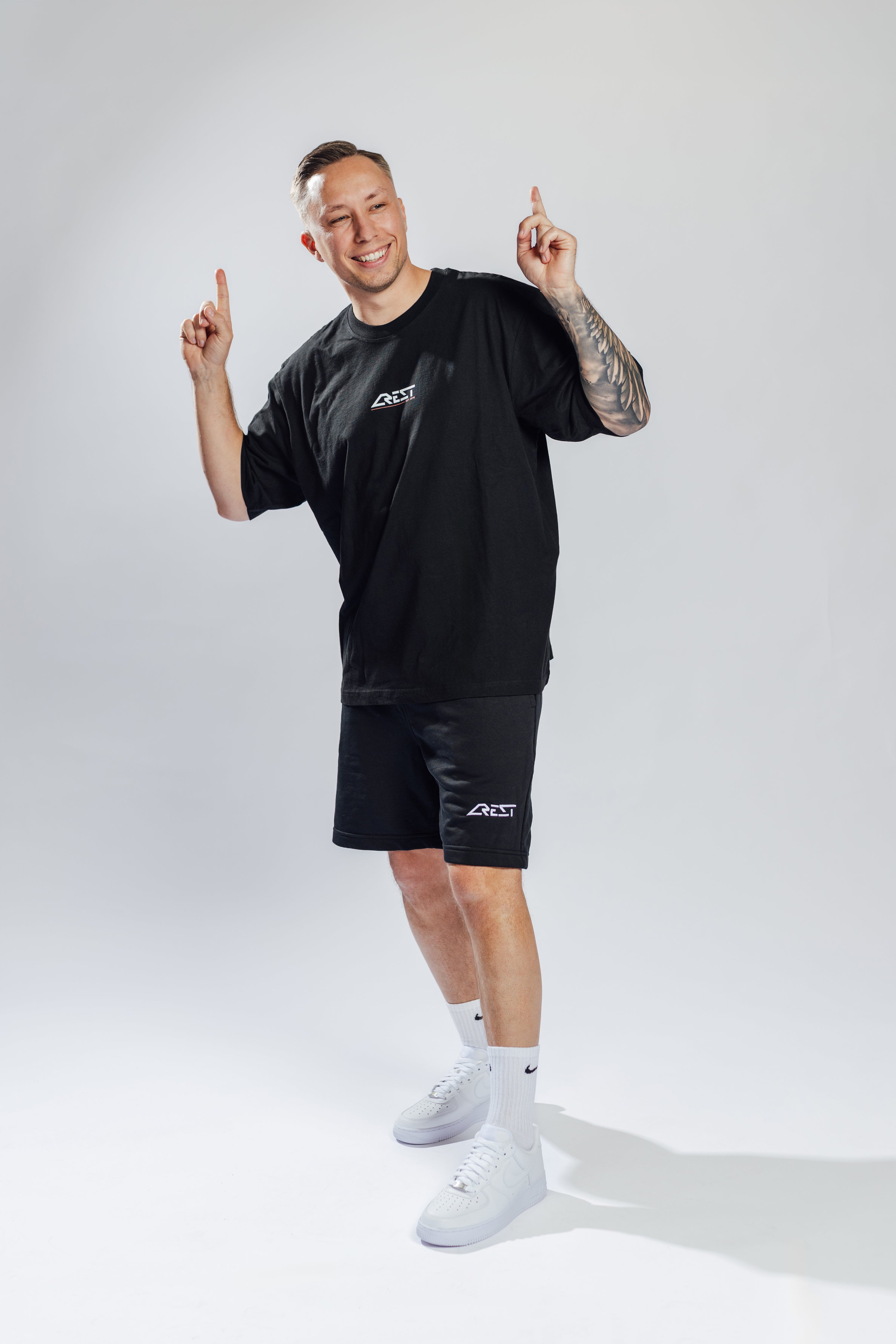 CREST // MOTION SHORTS - EMB - BLACK