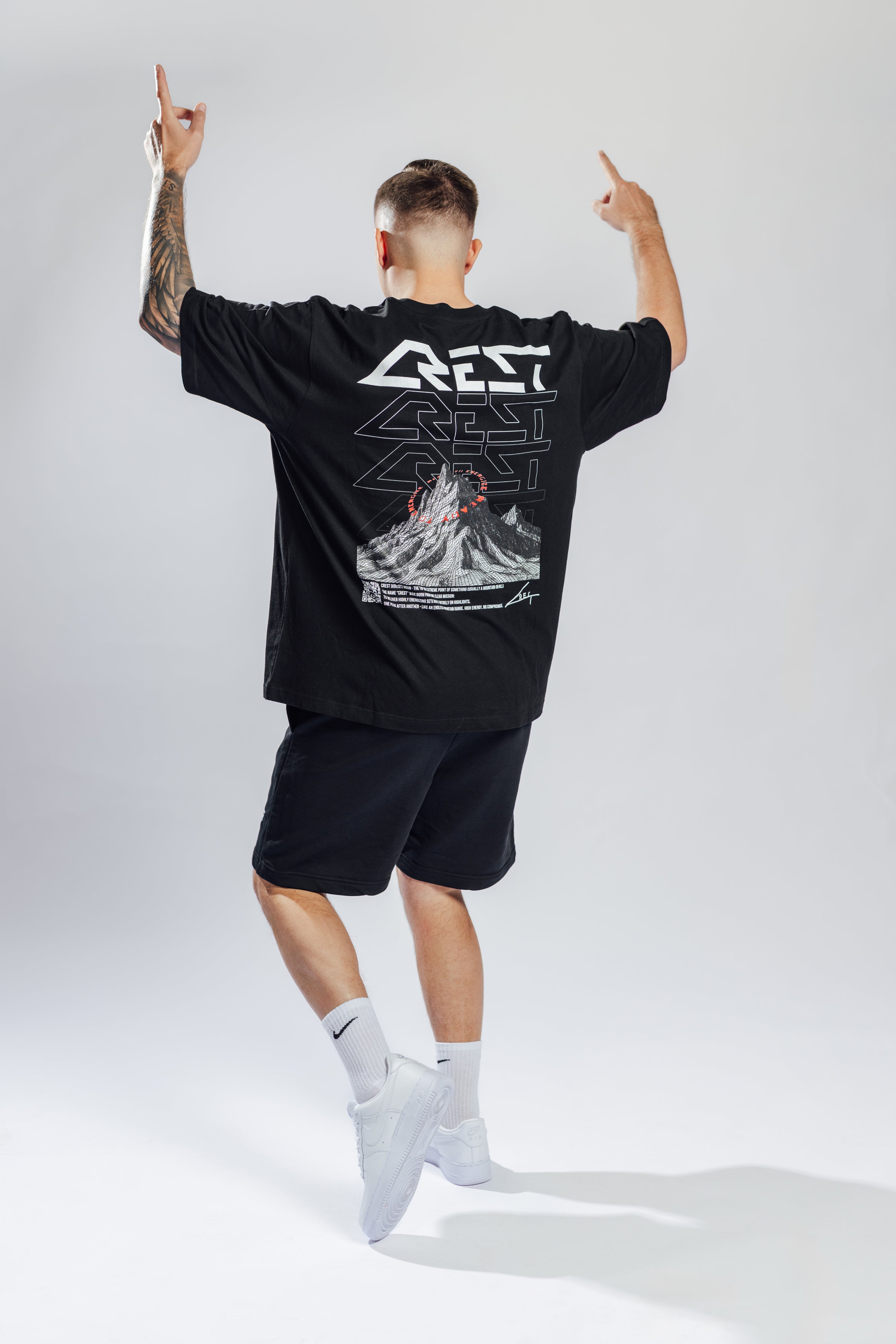 CREST // MOTION SHORTS - EMB - BLACK