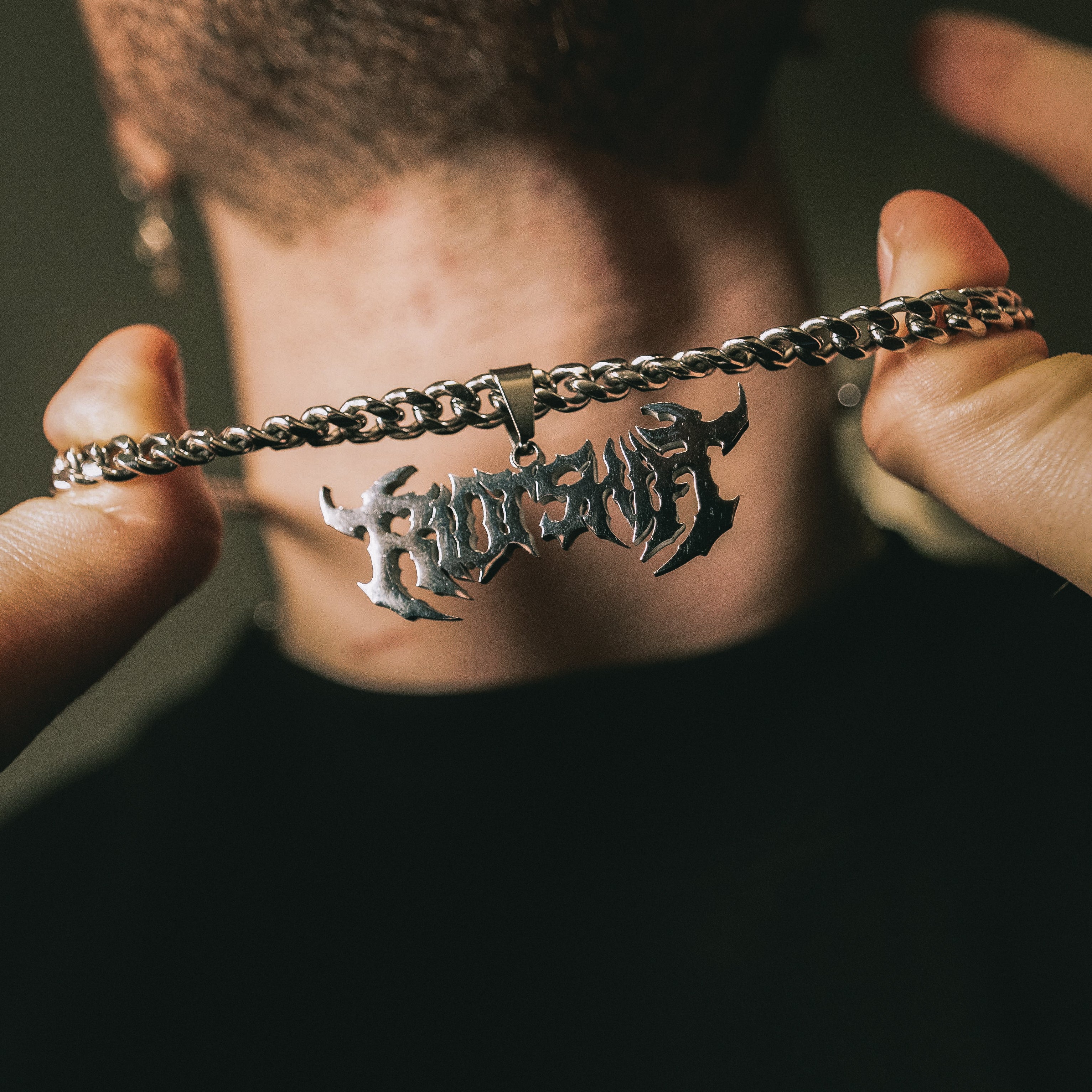 Riot Shift - Logo Chain