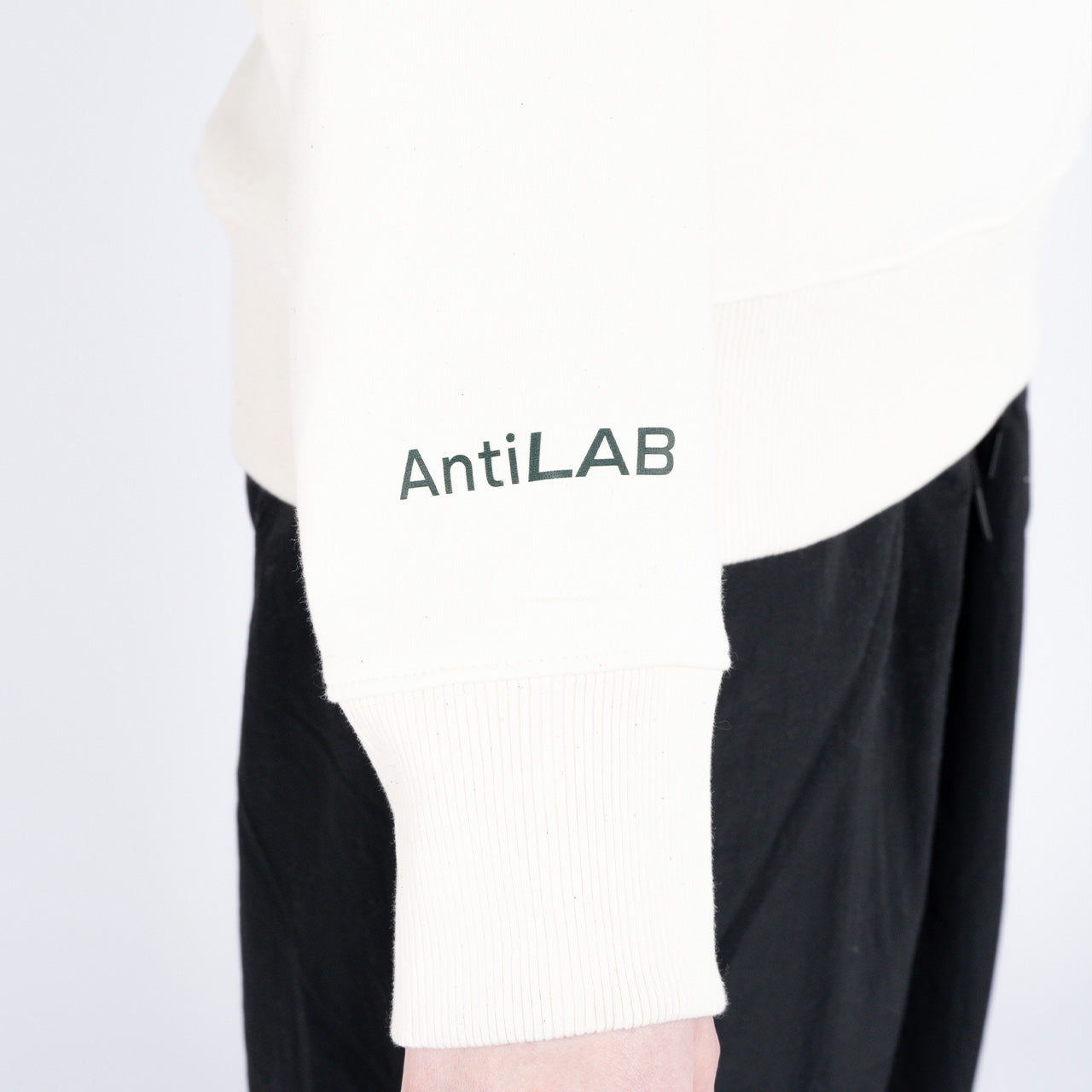 Antiheld - Lab Sweater_01
